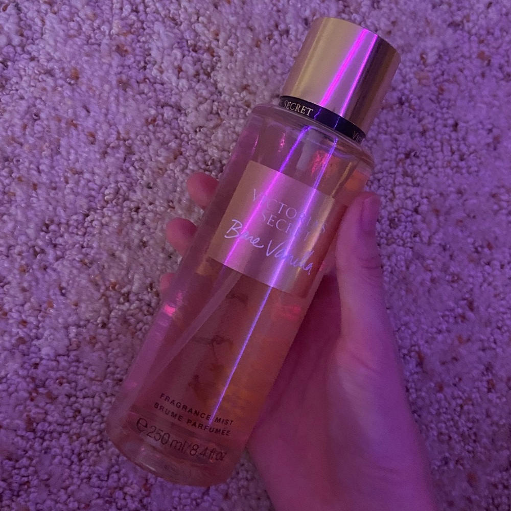 bare vanilla spray